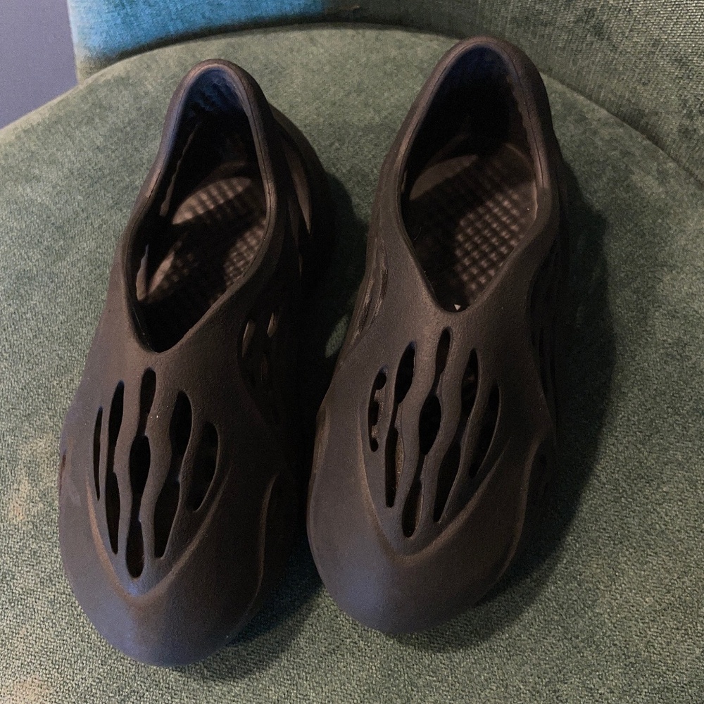 Toddler Yeezy Slides